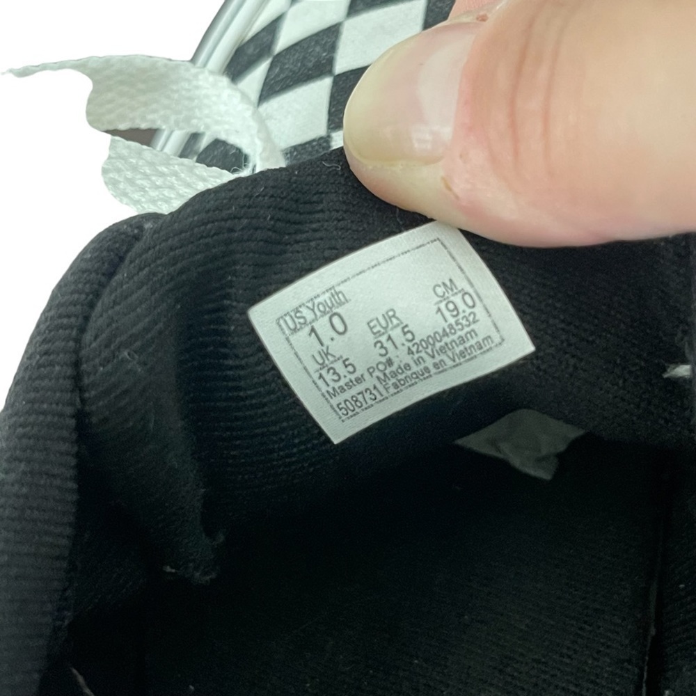 GUC Vans youth skateboard sneakers, checkered, black and white, size 1 youth - Picture 5 of 10